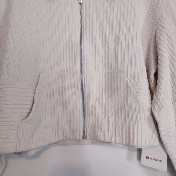 New Lululemon Textured Cropped Jacket Size M/L - Picture 9 of 14